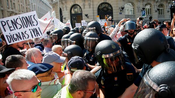 Protestas de los pensionistas en España - Sputnik Mundo