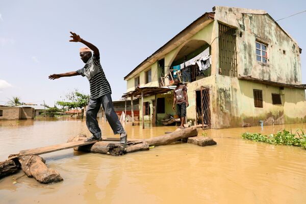 Las consecuencias de las inundaciones en Nigeria. - Sputnik Mundo