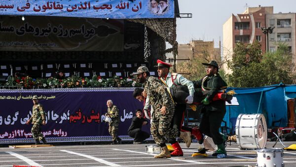 Ataque durante el desfile militar en Ahvaz, Irán - Sputnik Mundo