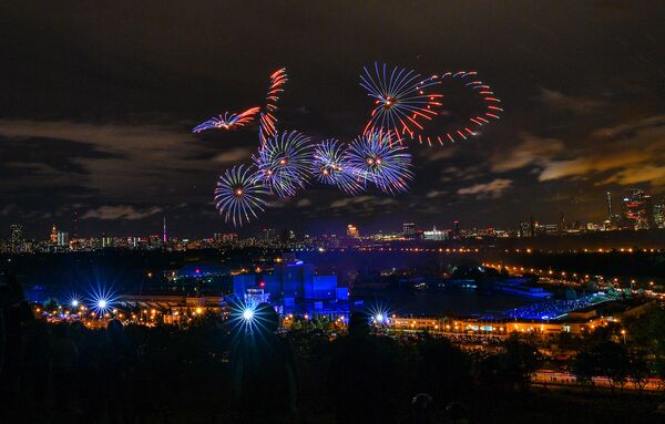 Así fue la ceremonia de clausura del festival Círculo de Luz en Moscú - Sputnik Mundo