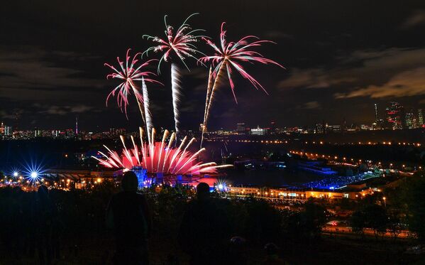 Así fue la ceremonia de clausura del festival Círculo de Luz en Moscú - Sputnik Mundo