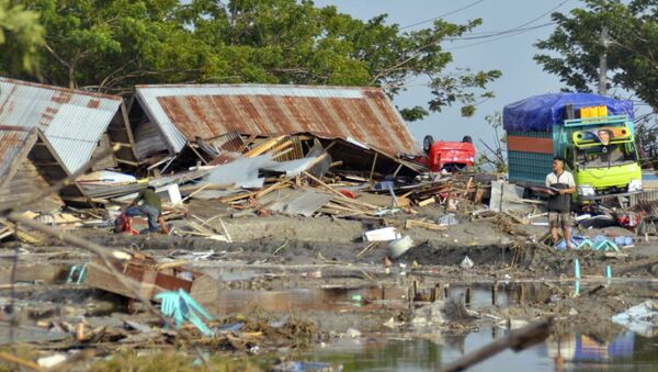 Devastación en Indonesia tras el tsunami mortal - Sputnik Mundo