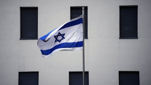 Bandera de Israel en el edificio de la Embajada israelí en Moscú - Sputnik Mundo