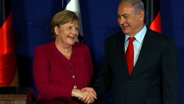 La canciller alemana, Angela Merkel, y el primer ministro, Benjamin Netanyahu - Sputnik Mundo