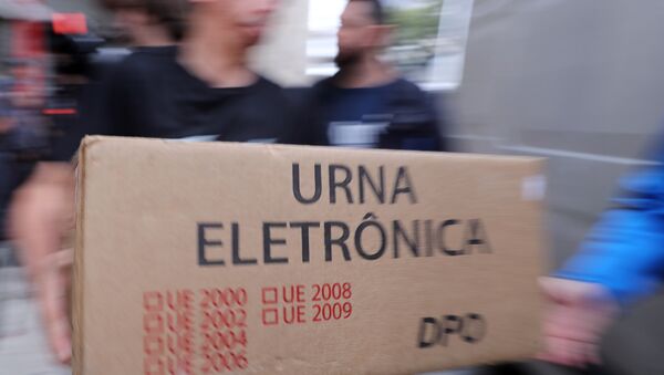 Urna electoral en Brasil - Sputnik Mundo