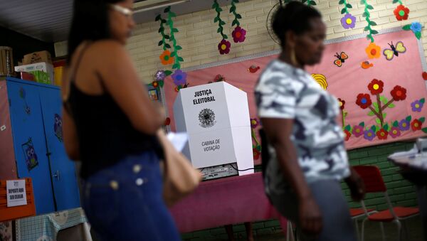 Un colegio electoral en Brasil - Sputnik Mundo
