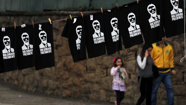 Las camisetas con imágenes de Jair Bolsonaro en Brasil - Sputnik Mundo