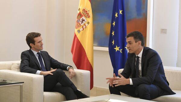 El presidente del Partido Popular, Pablo Casado, y, el presidente del Gobierno español, Pedro Sánchez (archivo) - Sputnik Mundo