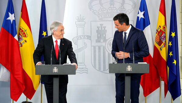 El presidente del Gobierno español, Pedro Sánchez, y el presidente de Chile, Sebastián Piñera - Sputnik Mundo