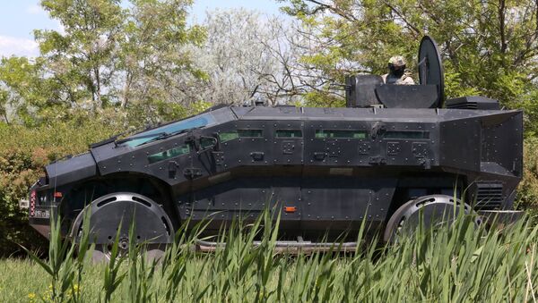 El nuevo vehículo blindado del Centro de Servicios Especiales del Servicio Federal de Seguridad Falkatus - Sputnik Mundo