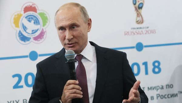 Vladímir Putin, presidente de Rusia en un foro dedicado al deporte que se celebra en la ciudad rusa de Uliánovsk - Sputnik Mundo