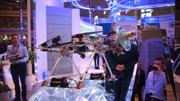 El dron ruso destinado para detectar rupturas en las líneas de suministro de energía eléctrica de alto voltaje - Sputnik Mundo