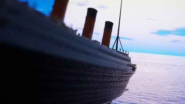 Representación artística del buque Titanic - Sputnik Mundo