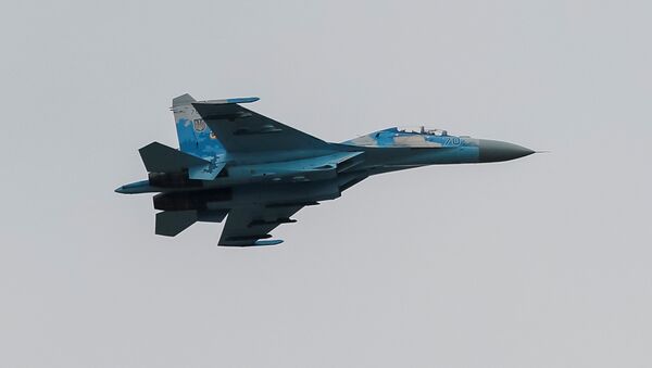Un avión de combate Su-27 ucraniano - Sputnik Mundo