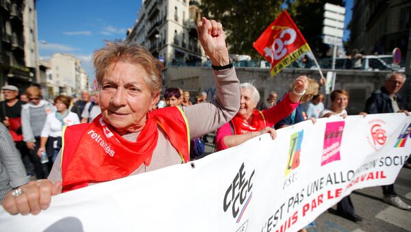 Jubilados protestan contra las reformas - Sputnik Mundo
