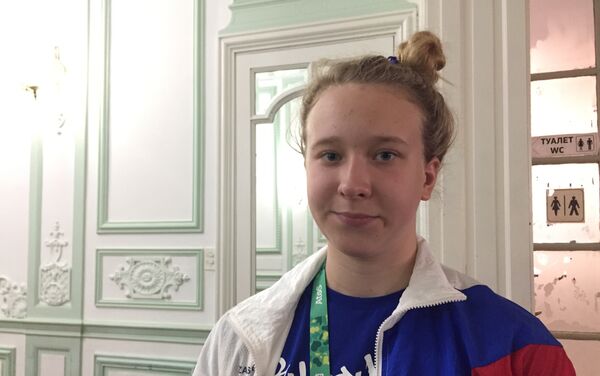 Anastasia Makarova, integrante del equipo juvenil de natacion de Rusia - Sputnik Mundo
