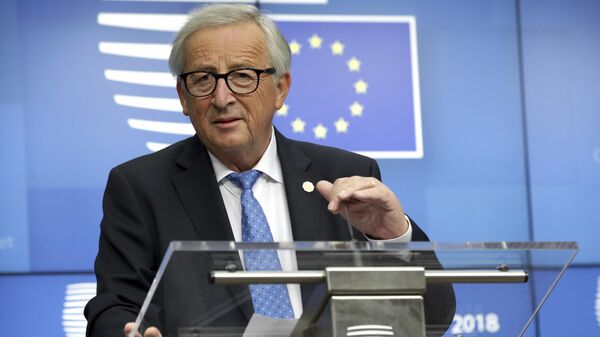 Jean-Claude Juncker, presidente de la Comisión Europea interviniendo en la 12.ª cumbre del foro Asia-Europa (ASEM por sus siglas en inglés) en Bruselas el 18 y el 19 de octubre de 2018 - Sputnik Mundo