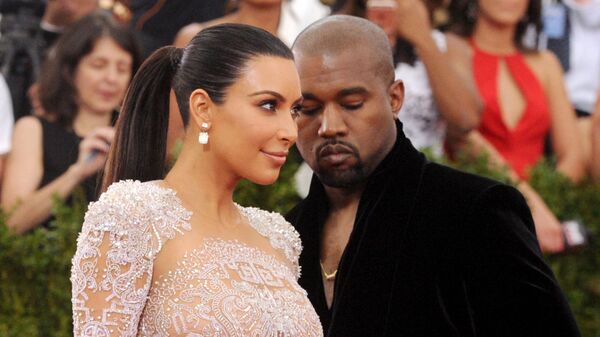 Kim Kardashian and Kanye West arrive at The Metropolitan Museum of Art's Costume Institute benefit gala. - Sputnik Mundo