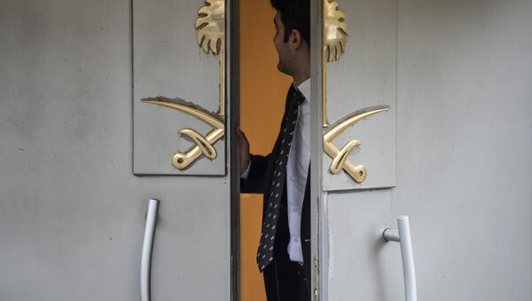 Puertas del Consulado saudí en Estambul - Sputnik Mundo