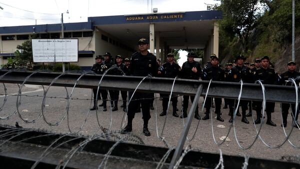Fuerzas de seguridad de Guatemala en la frontera con Honduras - Sputnik Mundo