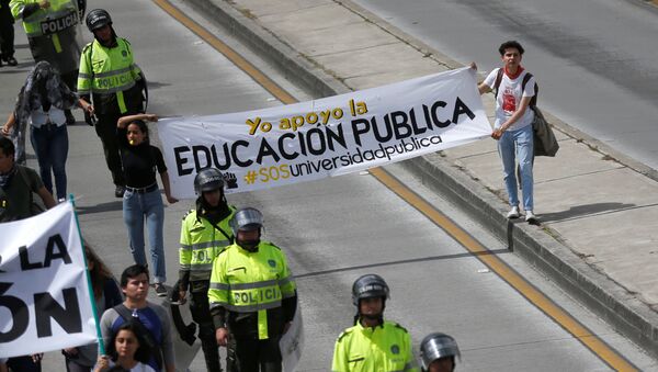 Las protestas de estudiantes en Colombia - Sputnik Mundo