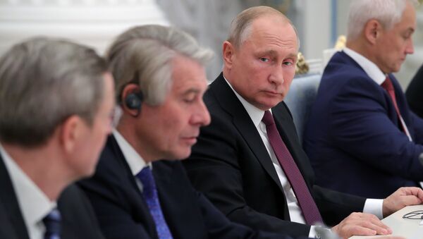 Los empresarios alemanes en un encuentro con el líder ruso, Vladímir Putin - Sputnik Mundo