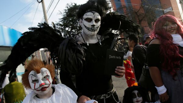 Los bolivianos celebrando la fiesta de Todos Santos - Sputnik Mundo