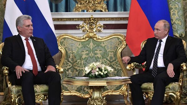 El presidente cubano, Miguel Díaz-Canel Bermúdez, y el presidente de Rusia, Vladímir Putin - Sputnik Mundo