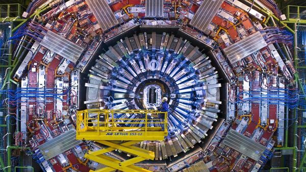 El detector de partículas Solenoide compacto de muones (CMS, por sus siglas en inglés) del Gran Colisionador de Hadrones  - Sputnik Mundo