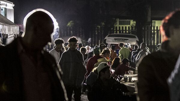 Éxodo centroamericano toma la cena ofrecida por el puente humanitario en Ciudad de México - Sputnik Mundo