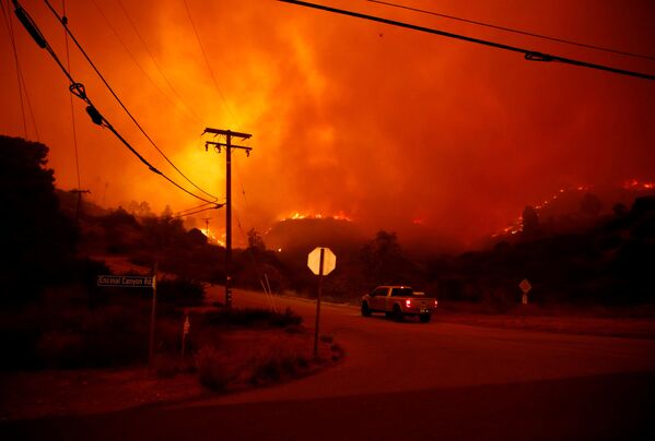 El infierno en el paraíso: los estragos de los incendios en California - Sputnik Mundo