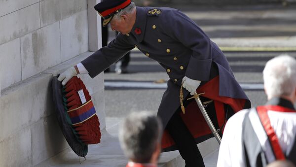 El príncipe Carlos conmemora el 100 aniversario del fin de la Primera Guerra Mundial en Londres - Sputnik Mundo