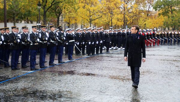 El presidente de Francia, Emmanuel Macron, durante la conmemoración del centenario fin de la Primera Guerra Mundial - Sputnik Mundo