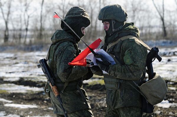 Lanzacohetes y obuses en acción: así son los Grad y Msta rusos - Sputnik Mundo