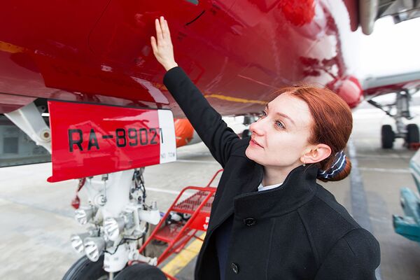 Bellezas en el aire: mujeres piloto de la aviación civil - Sputnik Mundo
