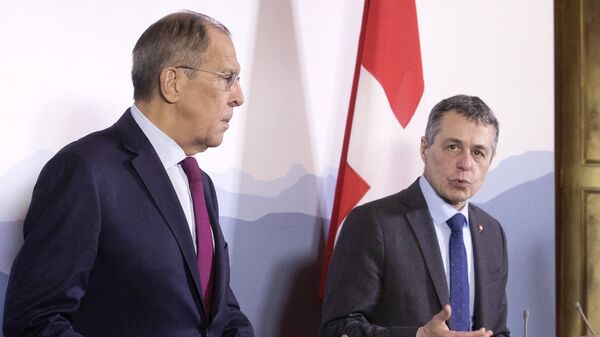 El canciller ruso, Serguéi Lavrov, con el presidente suizo, Ignazio Cassis - Sputnik Mundo