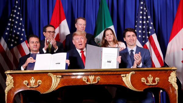 El presidente de Mexico, Enrique Peña Nieto, el presidente de EEUU, Donald Trump, y el primer ministro de Canadá, Justin Trudeau - Sputnik Mundo
