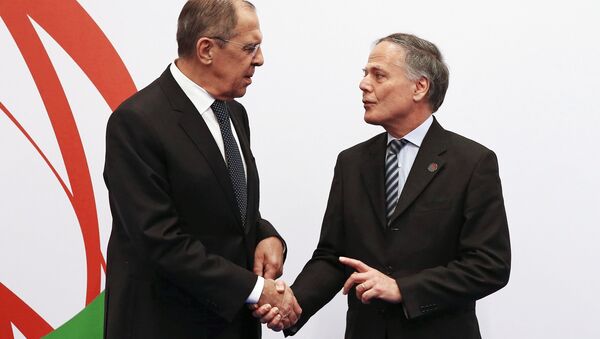 El ministro de Exteriores de Rusia, Serguéi Lavrov, y su homólogo ruso, Enzo Moavero Milanesi - Sputnik Mundo