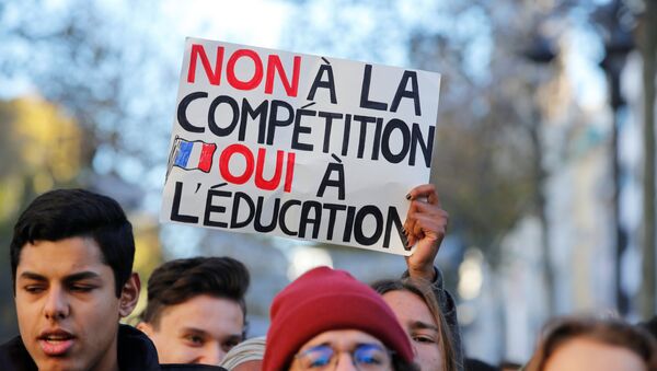 Protestas de estudiantes en París, Francia - Sputnik Mundo
