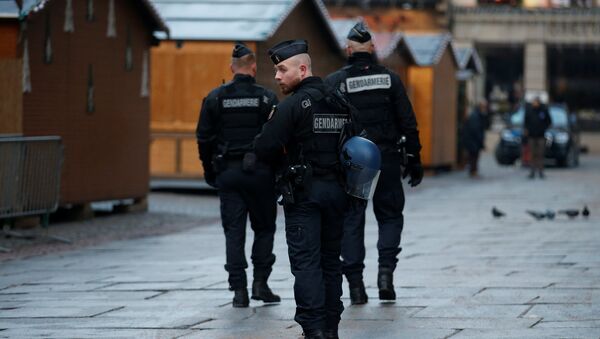 Policía en el lugar del tiroteo en Estrasburgo - Sputnik Mundo