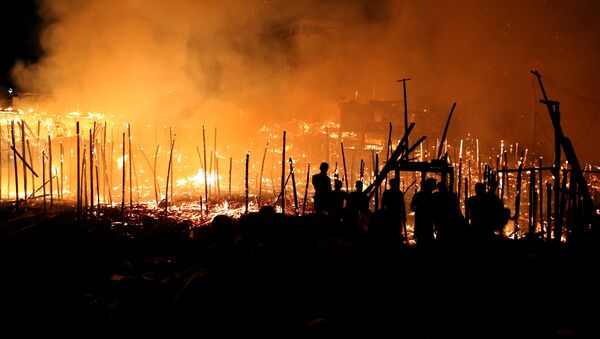 Incendio en Educandos, un barrio pobre de Manaos, Brasil - Sputnik Mundo