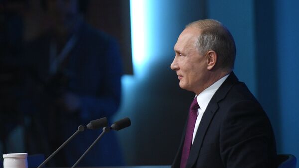 El presidente de Rusia, Vladímir Putin, durante la gran rueda de prensa anual - Sputnik Mundo