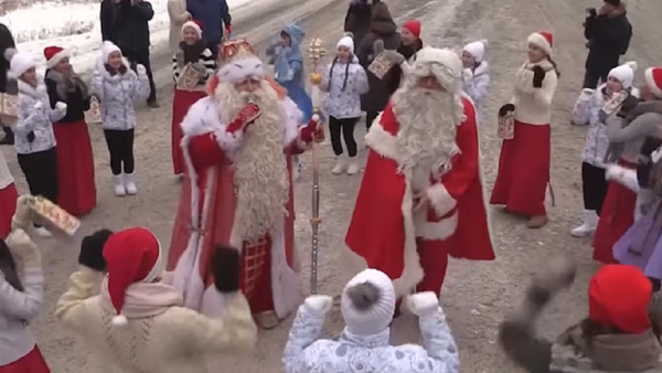 Papá Noel se reúne con su 'homólogo' ruso en la región de Leningrado - Sputnik Mundo