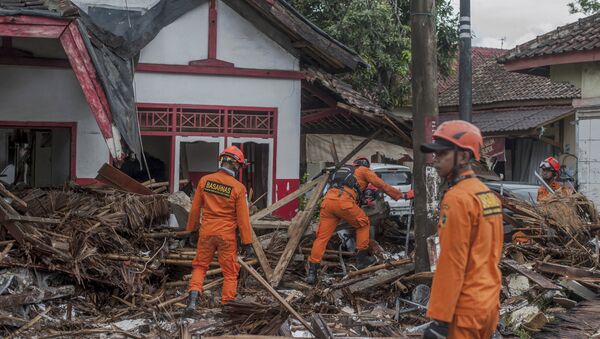Las consecuencias del tsunami en Indonesia - Sputnik Mundo
