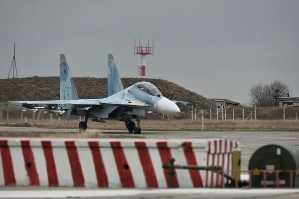 Aeropuerto internacional de Belbek en Crimea, la cuna de la aviación rusa - Sputnik Mundo