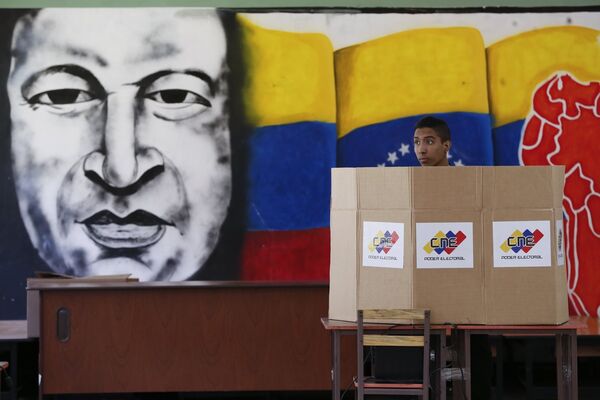 El 20 de mayo Venezuela celebró elecciones presidenciales, previstas inicialmente para diciembre de 2018, en las que el candidato oficialista Nicolás Maduro venció con más del 67% de los votos. Tanto el desarrollo de las elecciones como sus resultados causaron rechazo de muchos países del continente. - Sputnik Mundo