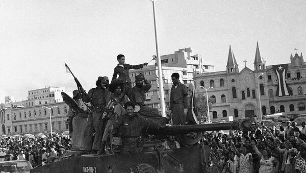 Entrada de Fidel Castro a La Habana en la caravana de victoria - Sputnik Mundo
