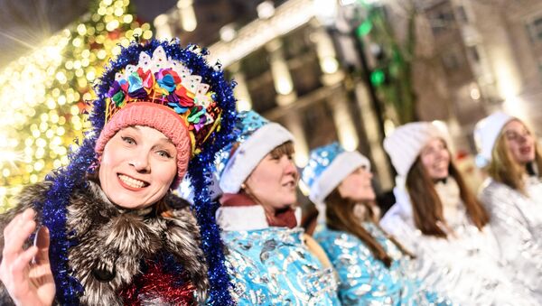 El desfile de 'Doncellas de la Nieve' - Sputnik Mundo