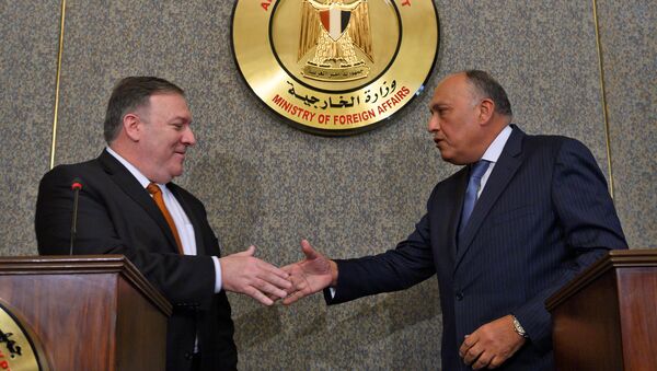 El secretario de Estado de EEUU, Mike Pompeo, y el ministro de Exteriores de Egipto, Sameh Shukri - Sputnik Mundo