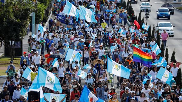 Protestas contra el presidente de Guatemala, Jimmy Morales - Sputnik Mundo